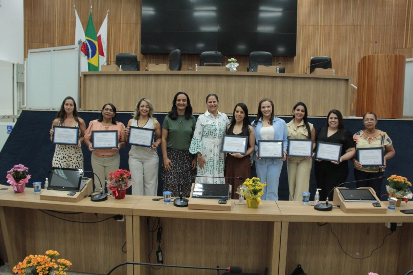Câmara Municipal homenageia equipe de enfermagem do HNSG pelo projeto “Árvore da Vida”