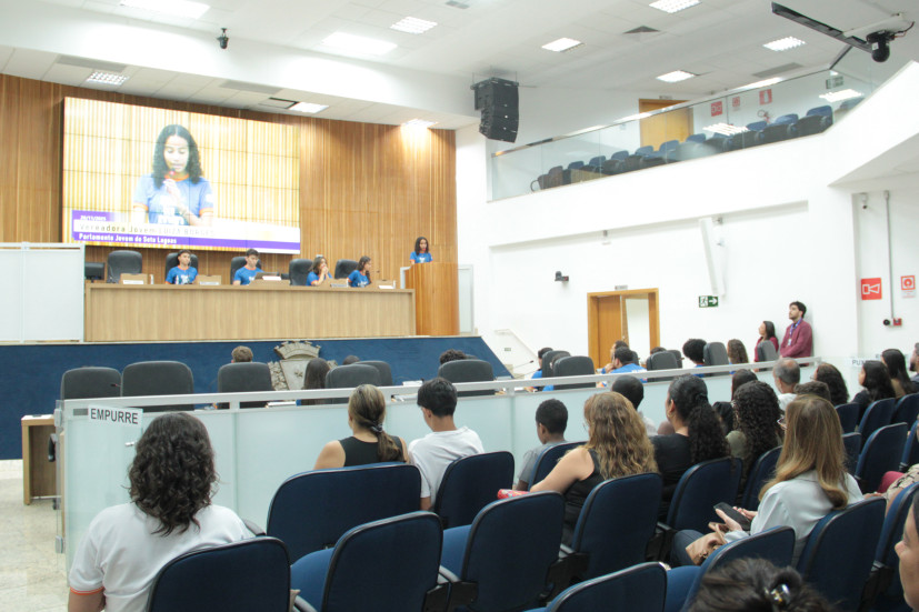 Parlamento Jovem faz última reunião de 2025