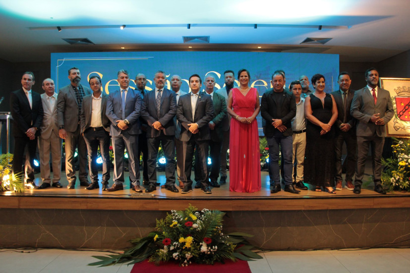 Câmara Municipal de Sete Lagoas homenageia personalidades em noite de entrega de títulos e méritos