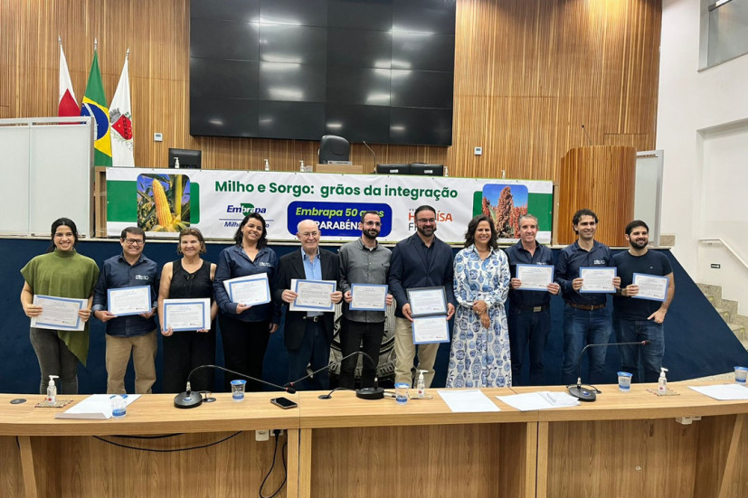 Câmara de Sete Lagoas homenageia os 50 anos da Embrapa Milho e Sorgo em Sessão Solene