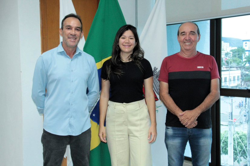 Câmara de Sete Lagoas completa equipe de Comunicação com posse de nova servidora
