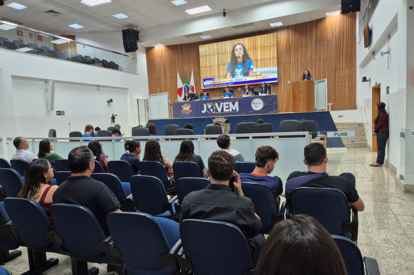 Parlamento Jovem de Sete Lagoas aprova propostas sobre proteção animal, saúde pública e sustentabilidade 
