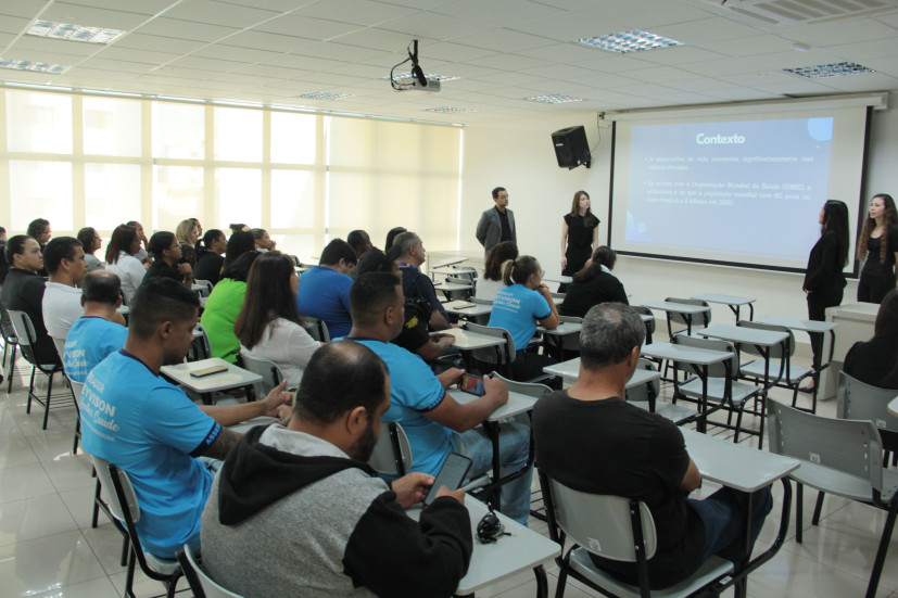 Faculdade Athenas realiza palestra para servidores da Câmara Municipal sobre envelhecimento saudável