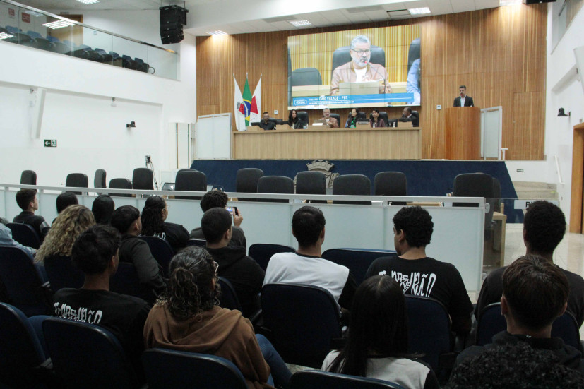 Sessão Solene homenageia projeto escolar sobre consumo consciente de energia