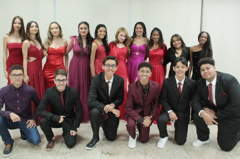 Parlamento Jovem de Sete Lagoas encerra legislatura com emoção, homenagens e promessas para o futuro